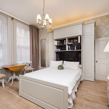 Charming Chelsea Studio Your Cozy Urban Retreat Londen Buitenkant foto