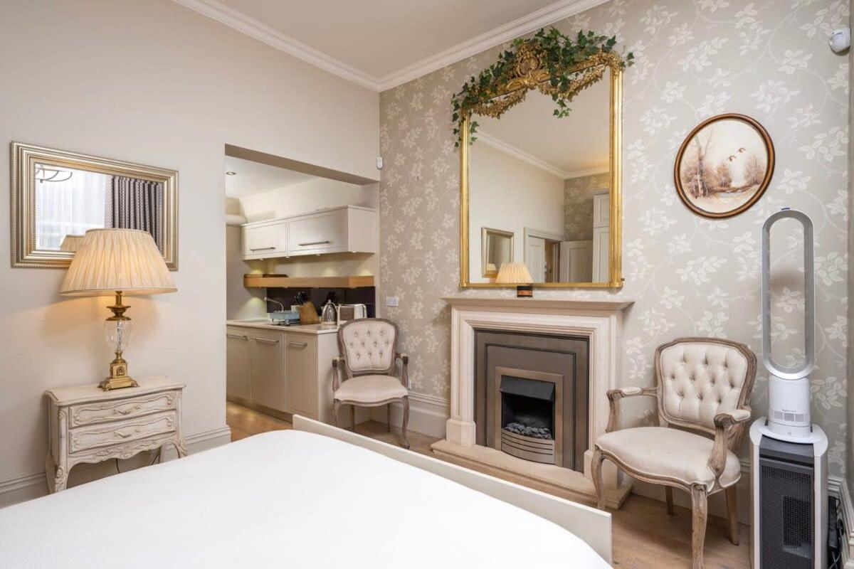 Charming Chelsea Studio Your Cozy Urban Retreat Londen Buitenkant foto