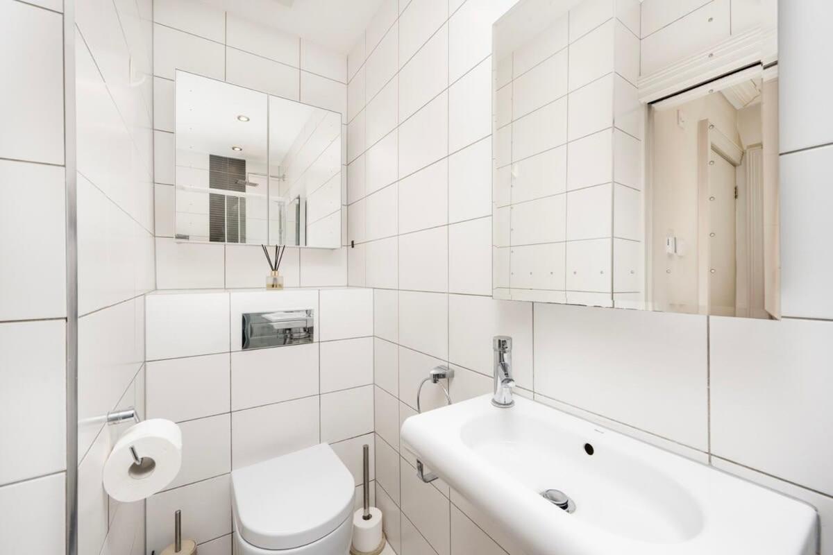 Charming Chelsea Studio Your Cozy Urban Retreat Londen Buitenkant foto