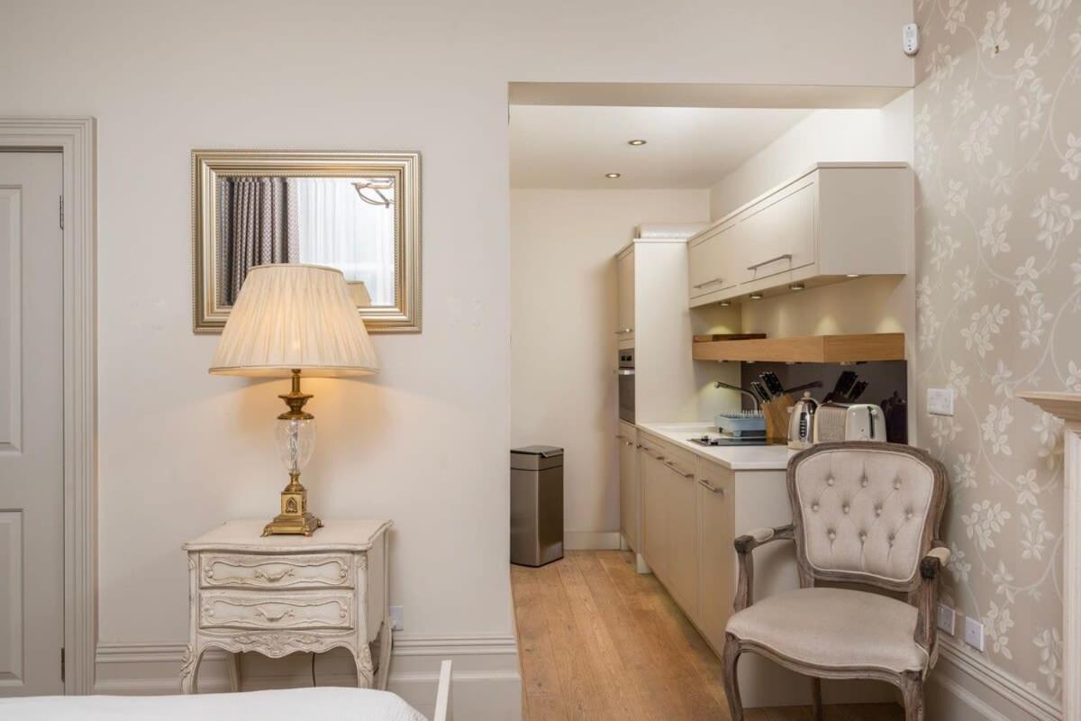 Charming Chelsea Studio Your Cozy Urban Retreat Londen Buitenkant foto
